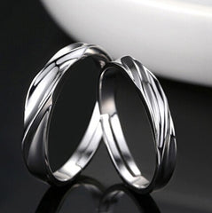 Couple love intertwined ring