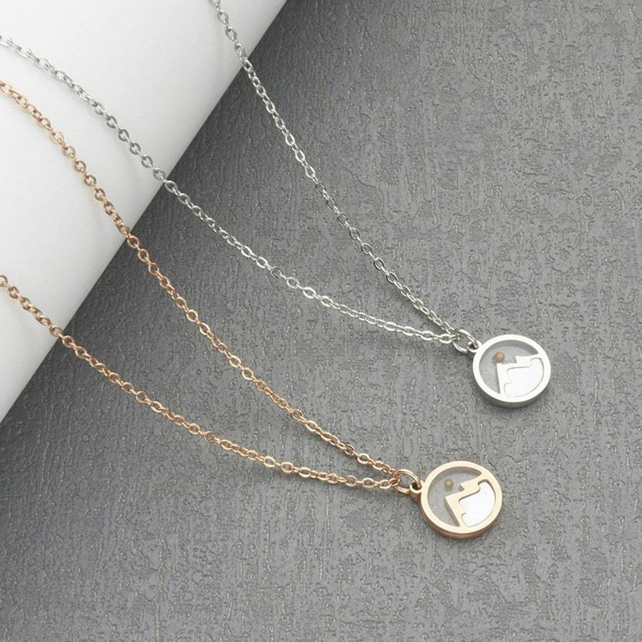 Fashion Jewelry Retro Style Round Necklace - Fashionner