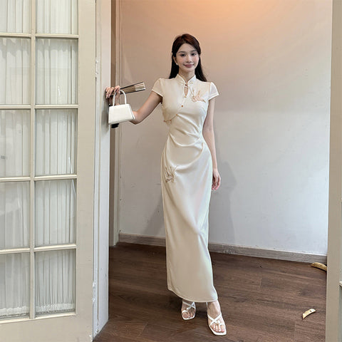 Robe cheongsam papillon slim fit pour femmes avec taille cintrée