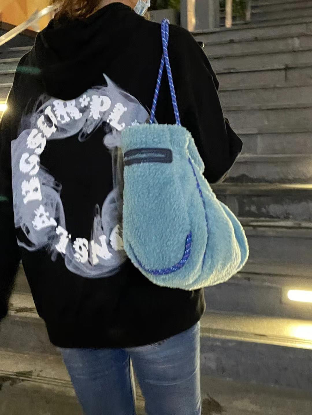 Women's Gingerbread Man Large Capacity Lamb Wool Shoulder Bag - Fashionner