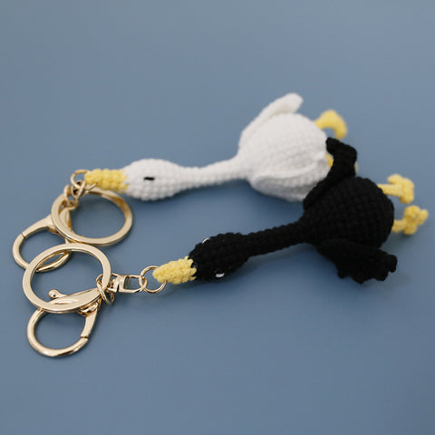 Pendentif cygne en laine tissée, porte-clés crocheté à la main, produit fini artisanal créatif
