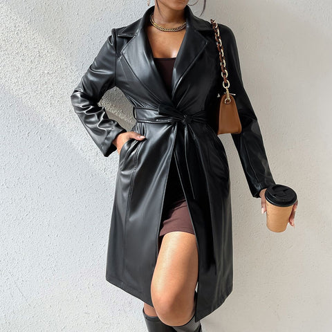 Veste en cuir PU à manches longues et revers avec poches, coupe ajustée, long trench-coat pour femmes