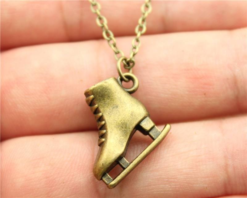 Skate alloy pendant necklace