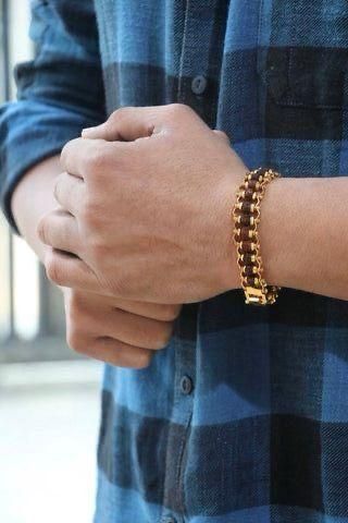 Authentique bracelet moderne Rudraksha Paanch Mukhi avec placage or.
