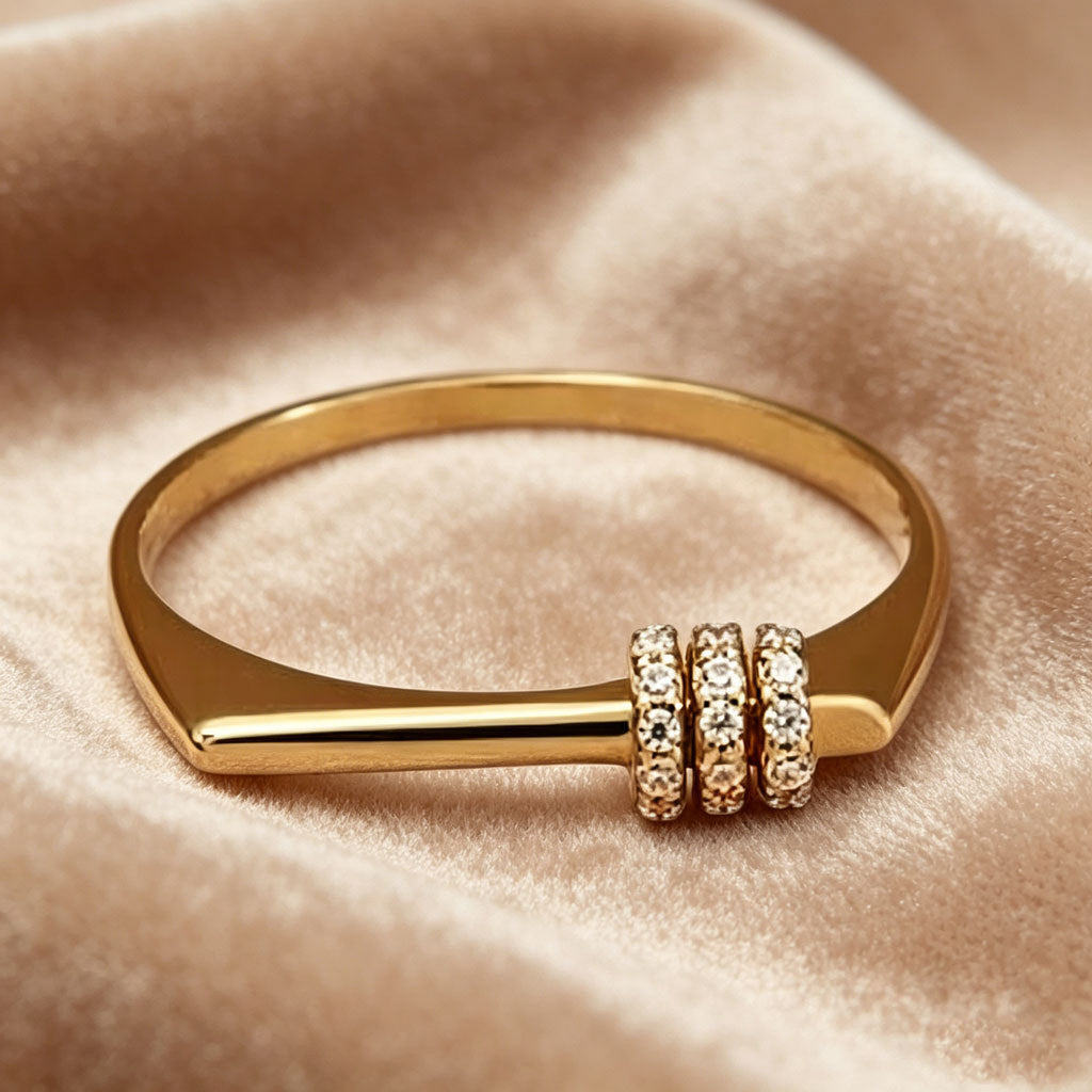 Buy Micro-Inlaid Light-Luxury Minimalist Ring For Women online at Fashionner.