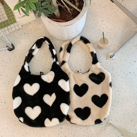 Sac à bandoulière large en peluche motif cœur pour femme