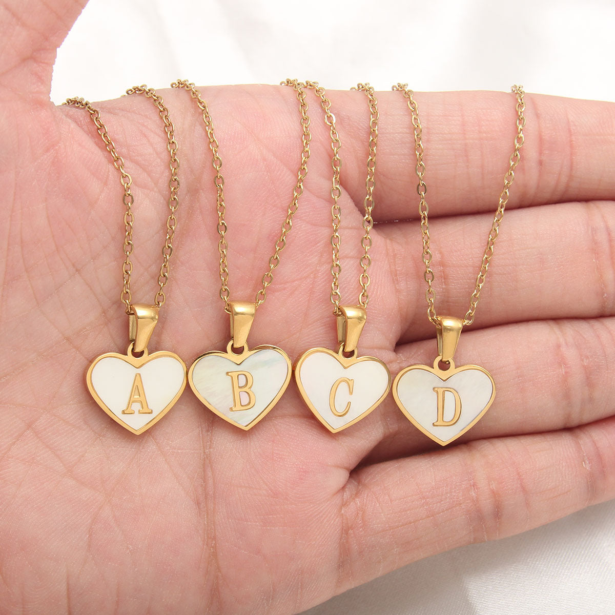26 Letter Heart-shaped Necklace White Shell Love Clavicle Chain Fashion Personalized Necklace For Women Jewelry Valentine's Day - Fashionner