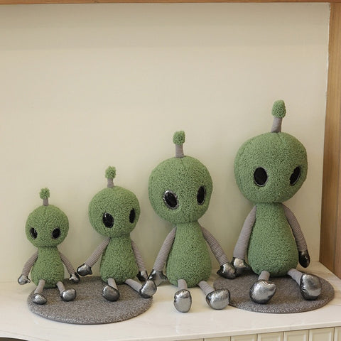 Poupée en peluche extraterrestre