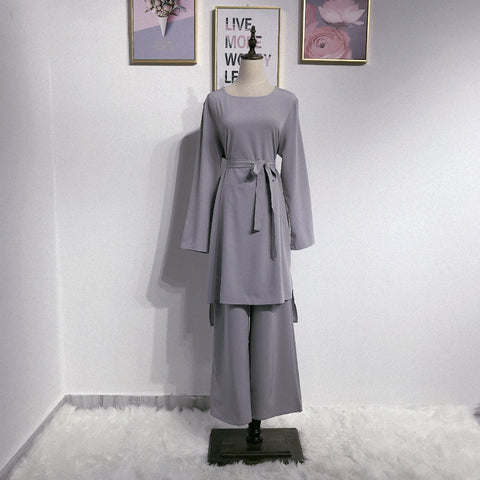 Robe simple musulmane à lacets