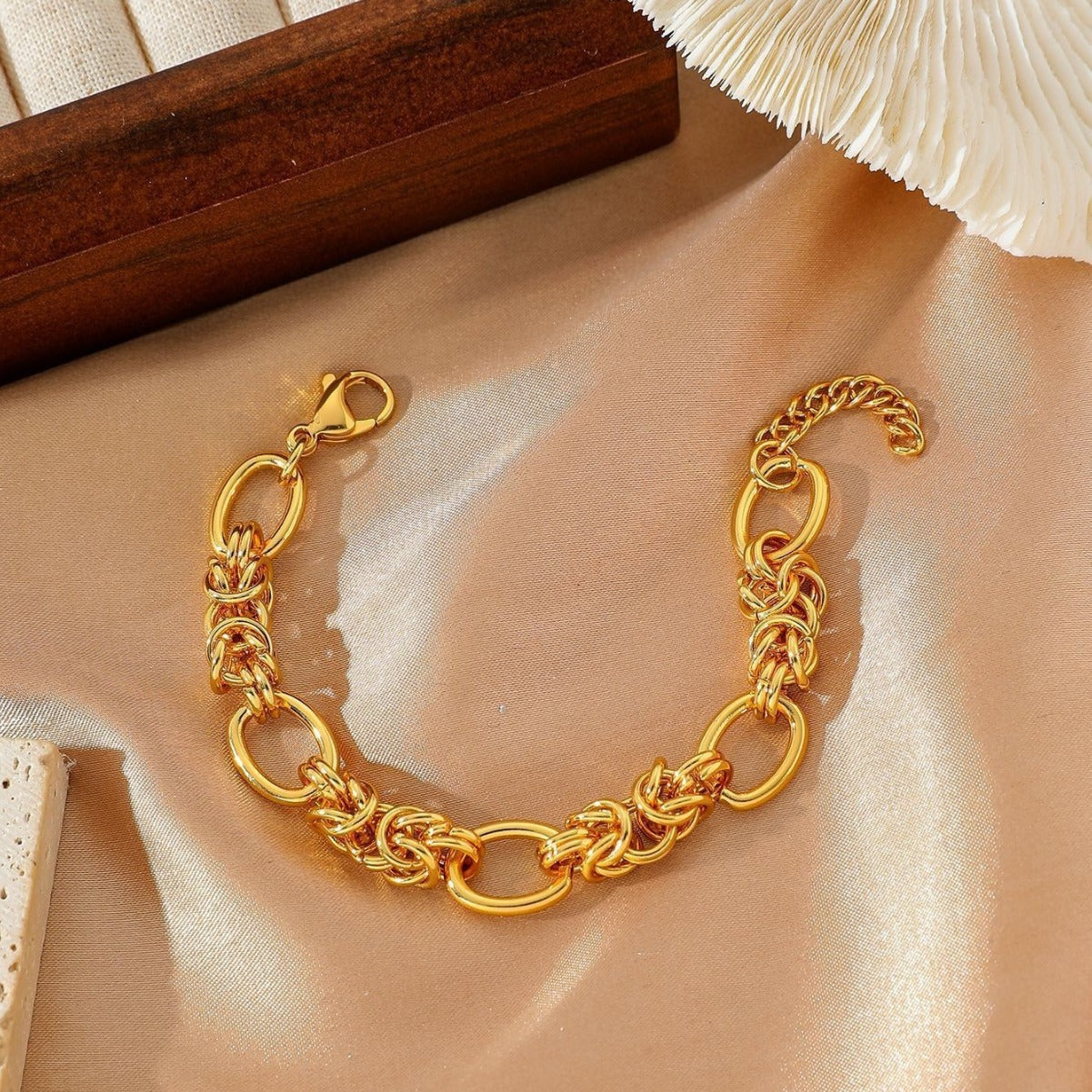 Buy High-End Stainless Steel Versatile Chain Niche And Minimalist online at Fashionner.