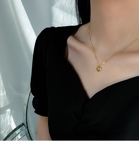 Collier de bijoux fantaisie pour femmes Nouvelle tendance Vintage Simple Cœur d'amour Pendentif Élégant Bijoux de fête Cadeaux d'anniversaire