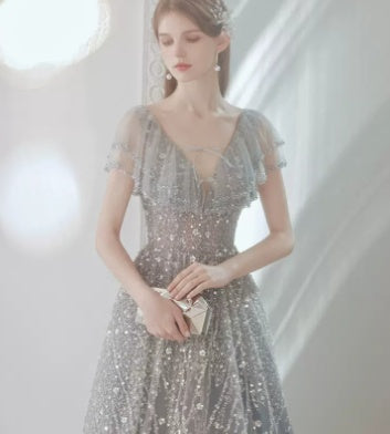 Robe de cocktail de soirée élégante et distinguée