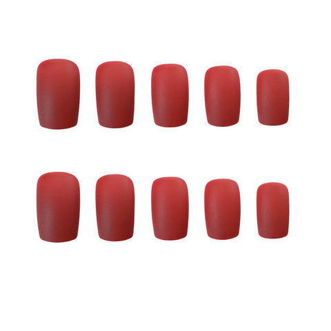 Finished manicure with false nails - Fashionner