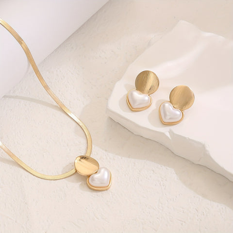 Buy Women'S Creative Round Heart-Shaped Pendant Necklace online at Fashionner.