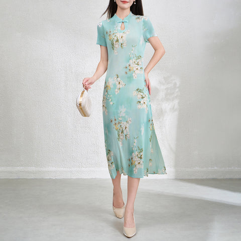 Robe cheongsam avec taille plissée et jupe longue
