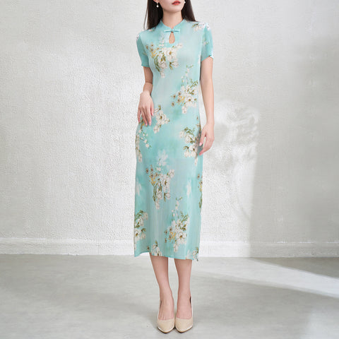 Robe cheongsam avec taille plissée et jupe longue