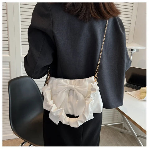Stylish Women’s Pearl-Detail Chain Crossbody Bag – Chic Mini Shoulder Sling