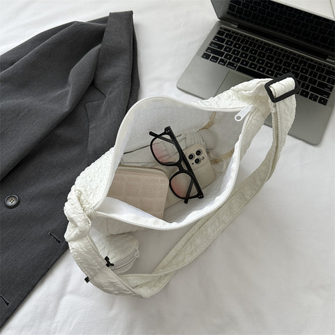 South Korea Ins Girl's Fashionable Cloud Puff Flower Shoulder Bag - Fashionner