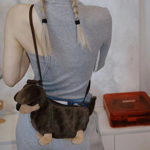 Sac bandoulière en forme de chien saucisse en peluche