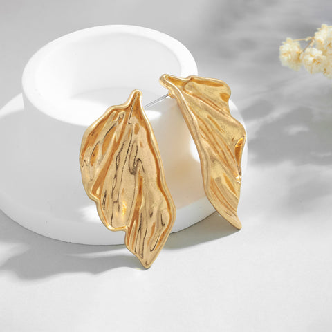 Buy European And American Retro Ear Studs Cold Style Maillard Autumn And Winter Leaf Ear Studs Simple Elegant High-End Light Luxury Women'S Earrings online at Fashionner.