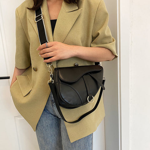 Fashion Crossbody Saddle Solid Color Single-shoulder Bag - Fashionner