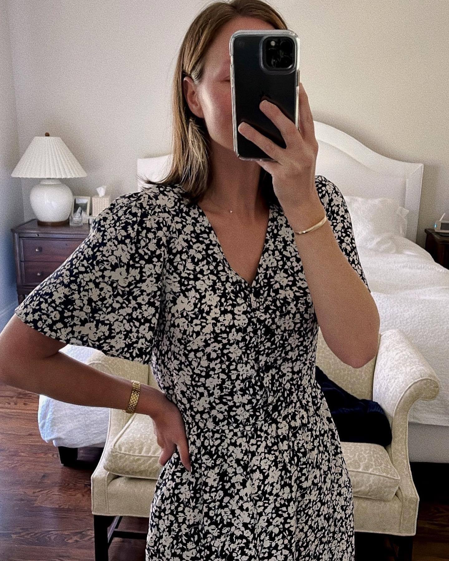 Spring And Summer New Lotus Leaf Sleeve V-neck Long Dress French Waist Floral Skirt - Fashionner