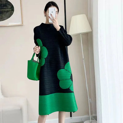 Buy Western Color-Blocking Round Neck Long-Sleeved Pleated Printed Loose Dress Slim Temperament High-End Western-Style Dress Female online at Fashionner.