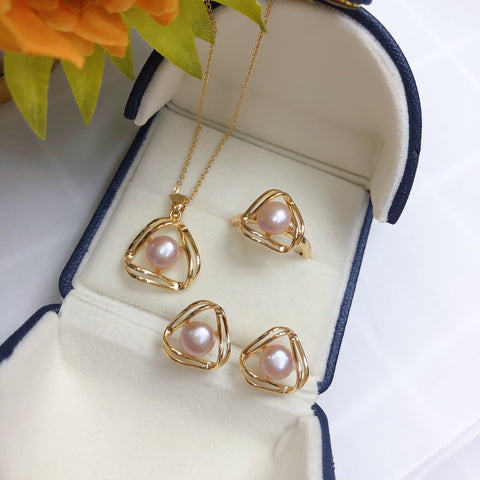 Buy Simple And Exquisite Freshwater Pearl Necklace Suit online at Fashionner.