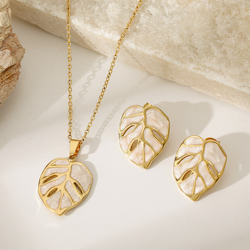 Buy Monstera-Shaped Versatile Accessory For Commuting online at Fashionner.