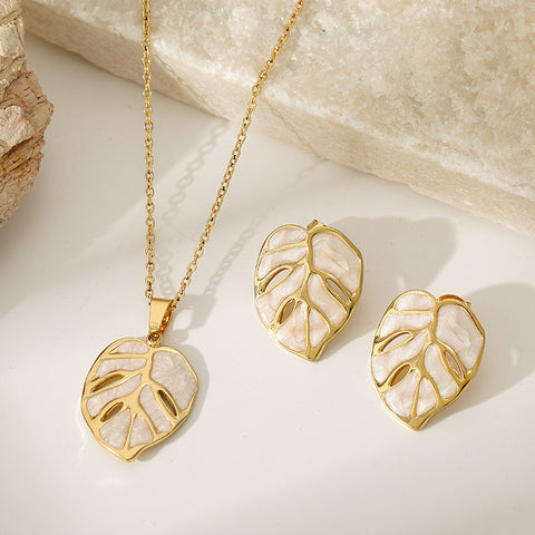 Buy Monstera-Shaped Versatile Accessory For Commuting online at Fashionner.