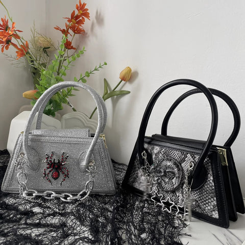 Mini sac à bandoulière foncé en peau de serpent araignée