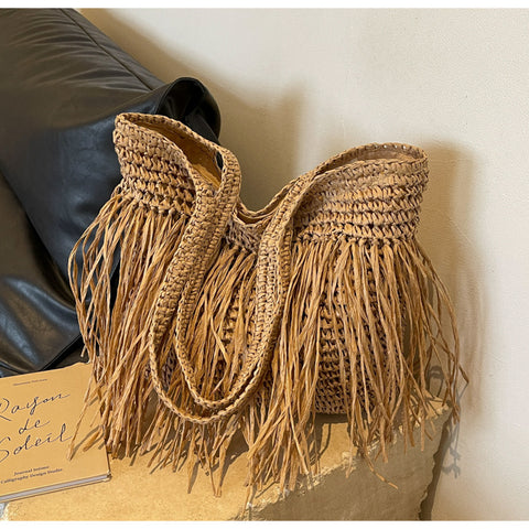 Sac à bandoulière tressé en paille pour femme avec pompon grande capacité