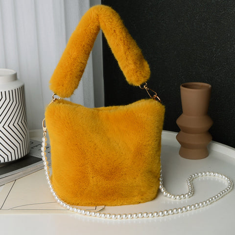 Checkerboard Plush Bucket Bag With Pearl Chain Design Winter Fashion Luxury Handbags For Women Personalized Shopping Shoulder Bags - Fashionner