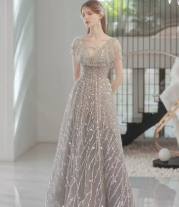 Robe de cocktail de soirée élégante et distinguée