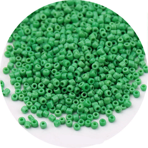 Perles de riz en verre peintes de couleurs mélangées