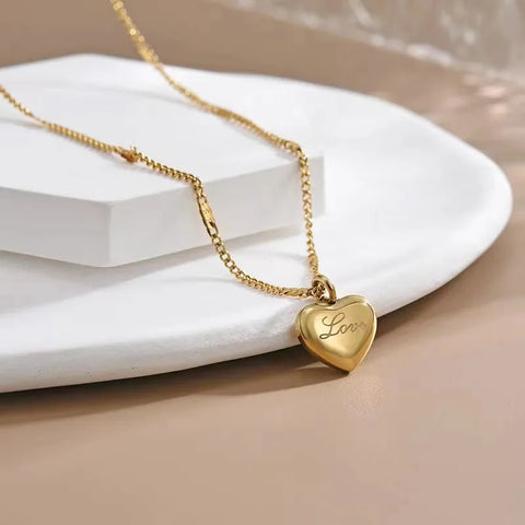 Collier de bijoux fantaisie pour femmes Nouvelle tendance Vintage Simple Cœur d'amour Pendentif Élégant Bijoux de fête Cadeaux d'anniversaire