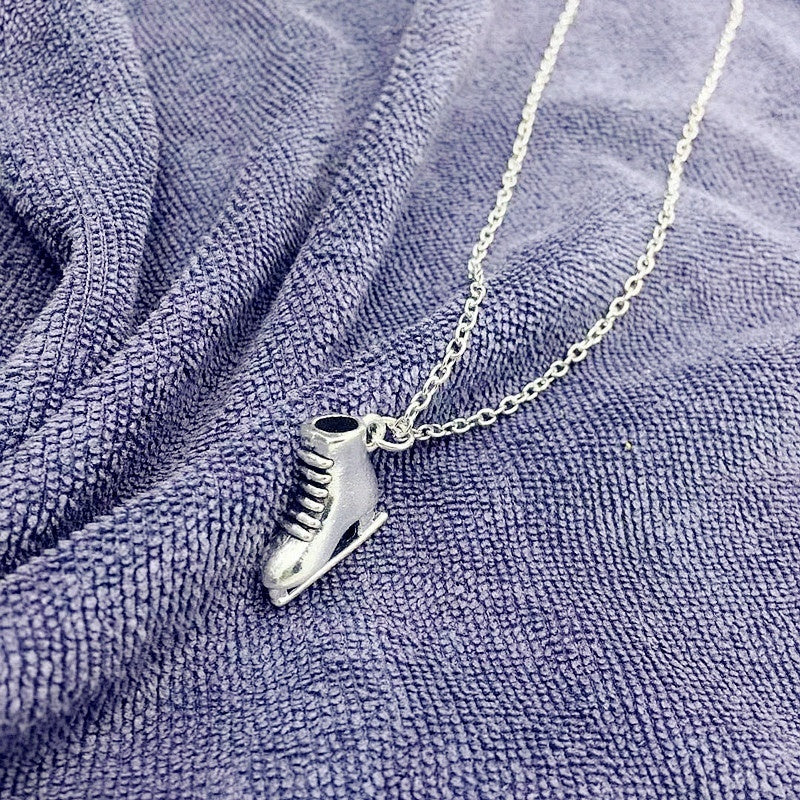 Skate alloy pendant necklace