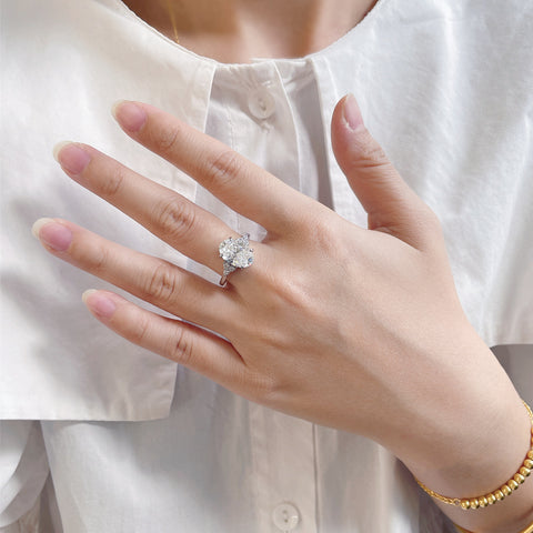 Buy 45-Carat 8X12 Oval-Cut Moissanite Womens Large Diamond Ring online at Fashionner.