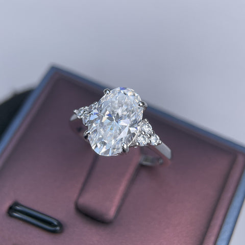Buy 45-Carat 8X12 Oval-Cut Moissanite Womens Large Diamond Ring online at Fashionner.