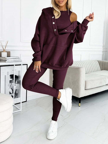Ensemble trois pièces athleisure : sweat à capuche, gilet ajusté et pantalon à fil épais