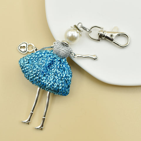 Porte-clés pour femme, pendentif de sac à main fait à la main avec personnage de dessin animé