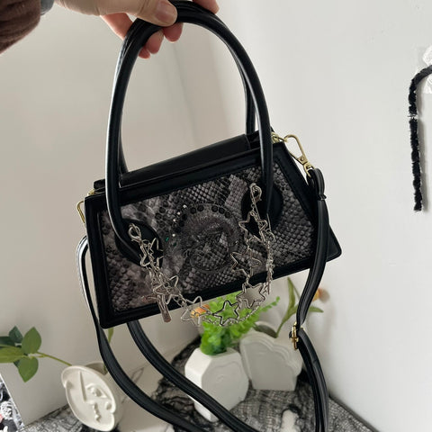 Mini sac à bandoulière foncé en peau de serpent araignée