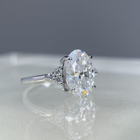 Buy 45-Carat 8X12 Oval-Cut Moissanite Womens Large Diamond Ring online at Fashionner.