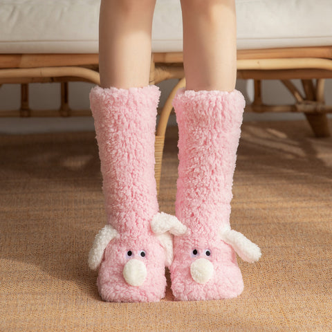 Chaussettes de sol mignonnes en forme de chien de dessin animé chaussettes en peluche antidérapantes chaudes d'hiver pour femmes